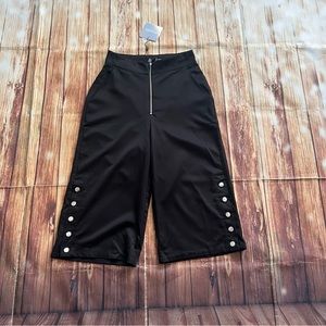 Missguided Women’s Cropped Trousers Black Press On Buttons on Sides Size 4